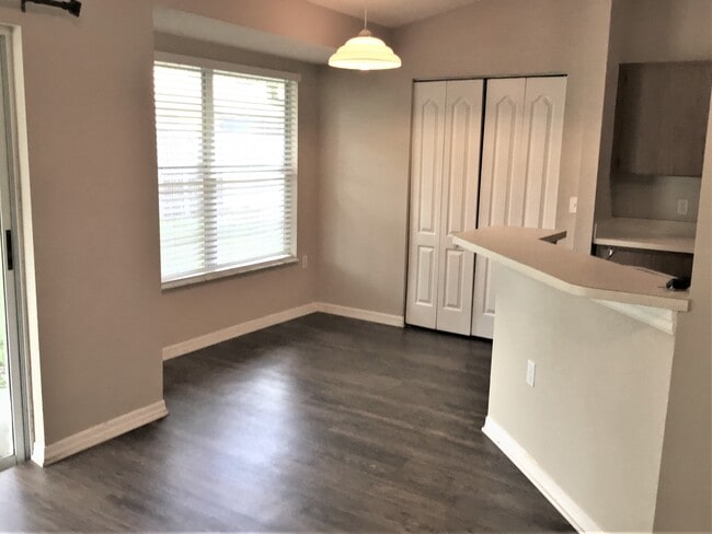 Building Photo - 837 Greenbelt Cir