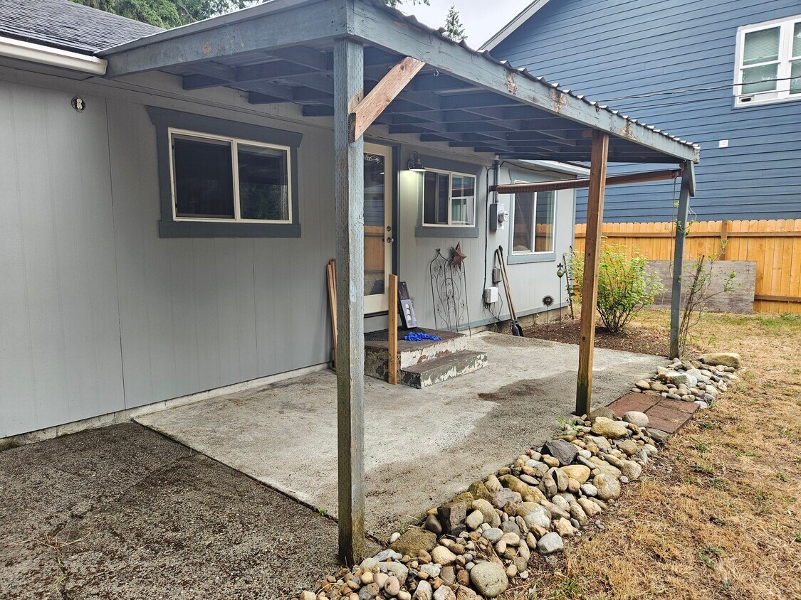 Primary Photo - 2315 Sidney Ave