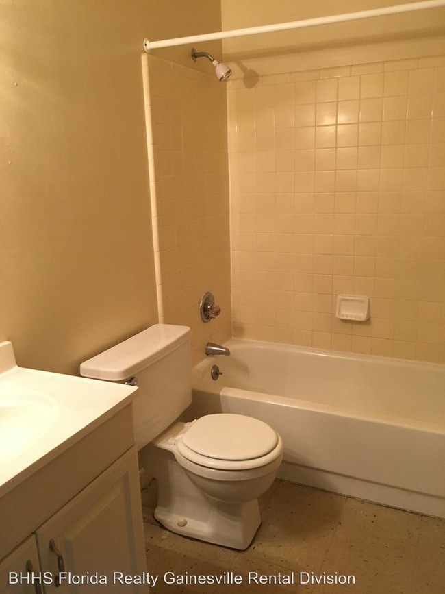 Foto del edificio - 5813 NW 23rd Terrace