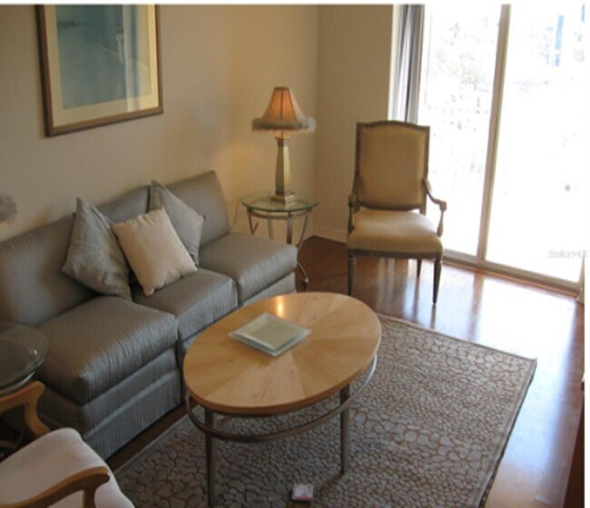 Foto del edificio - 316 8th St S