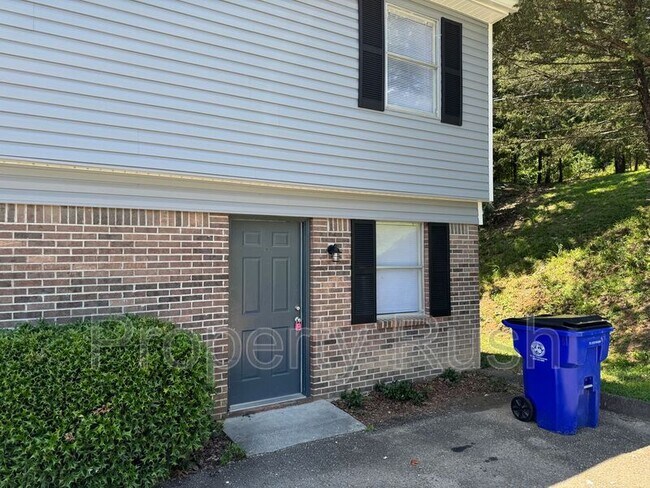 Foto del edificio - 1511 Rustic Dr