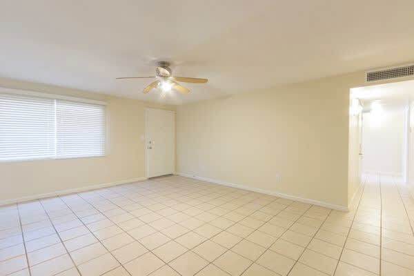 Building Photo - 1727 W Wood Dr