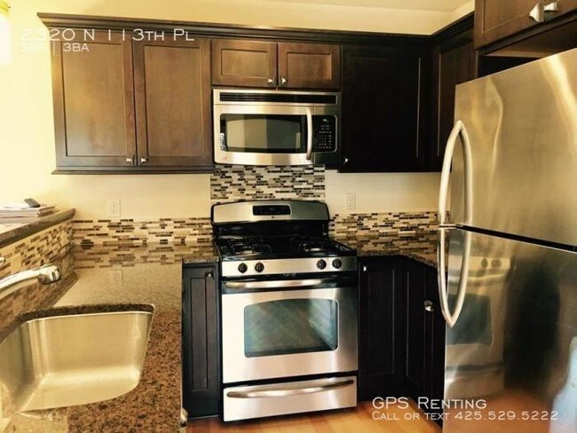 Building Photo - 3 bedroom in Seattle WA 98113