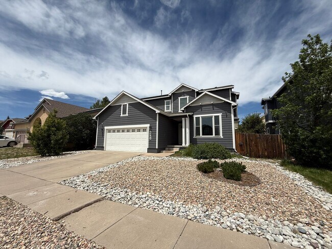 Foto del edificio - 6 Bed 4 Bath Home with 3000+ SQFT in Stetson Hills!!!
