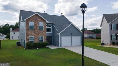 Building Photo - 833 Oakview Trce