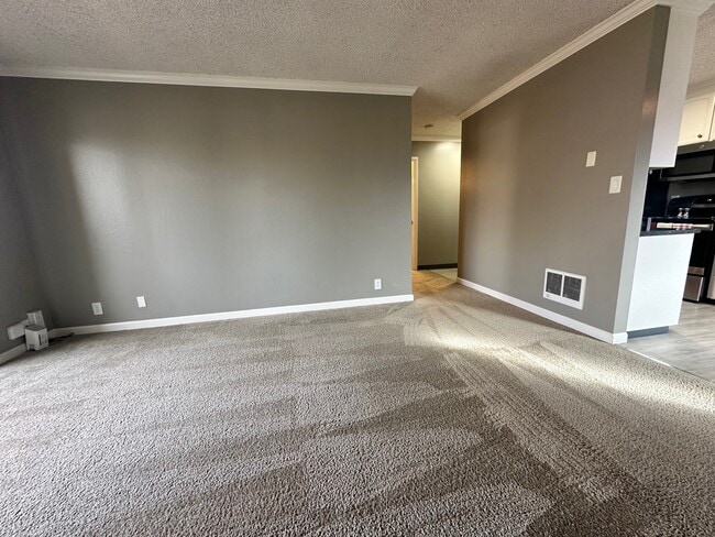 Building Photo - Bel Mark Apartments