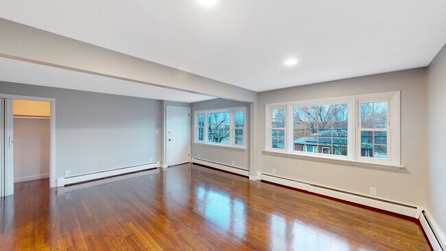 Building Photo - 90 Waldemar Ave
