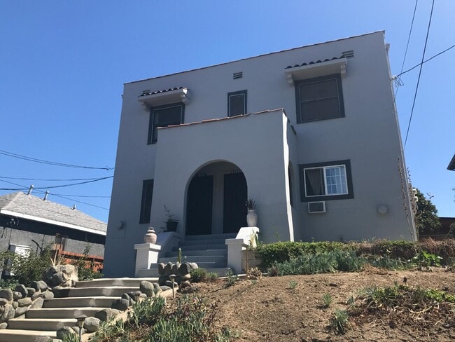 Foto del edificio - 1034 Hyperion Ave