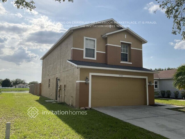 Building Photo - 11041 Golden Silence Dr