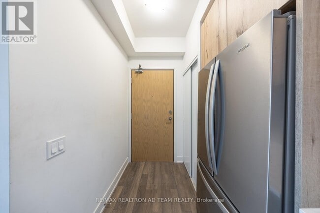 Building Photo - 1350 Ellesmere Rd