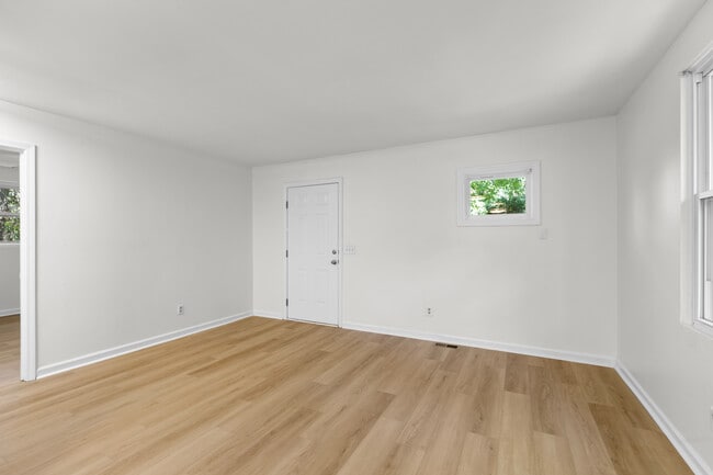 Foto del edificio - 203 Theodore Rd