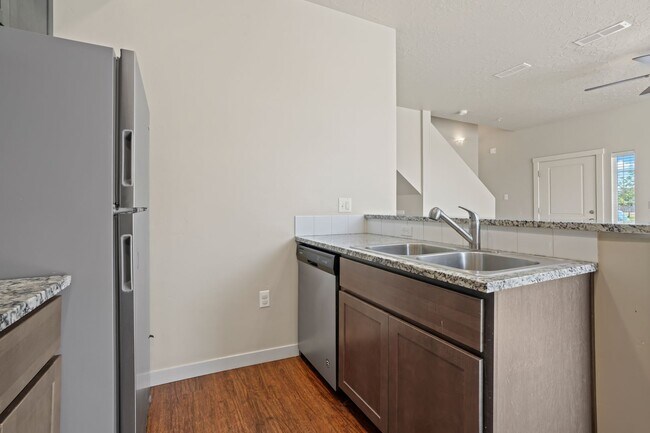 Building Photo - Beautiful Home in Garden City!