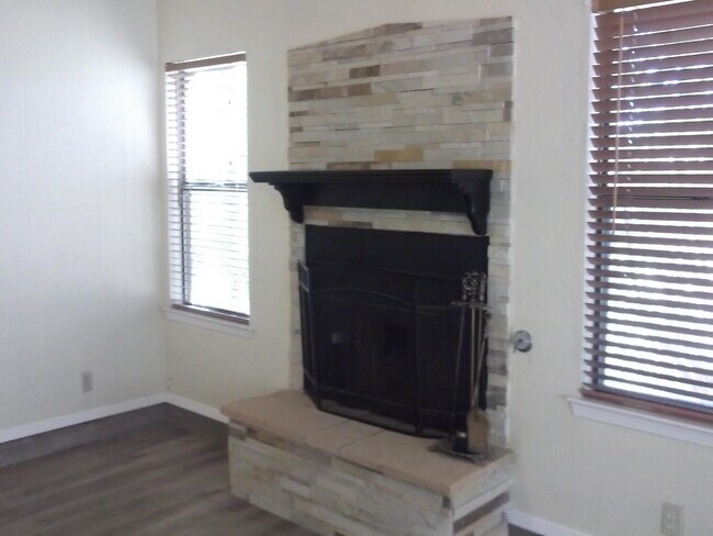 Building Photo - 7048 Villa Hermosa Dr