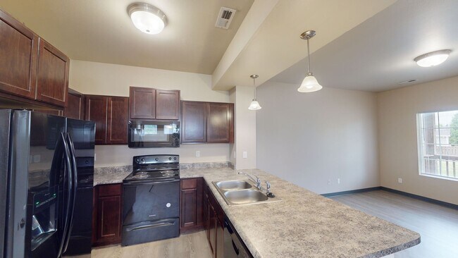 Building Photo - Ankeny 3 Bedroom Townhome Available Novemb...