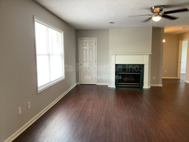Foto del edificio - 406 Jackson Ave