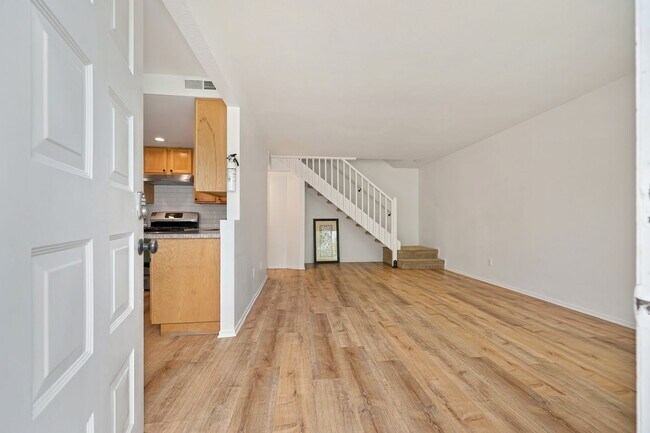 Foto del edificio - Beautifully Renovated Unit
