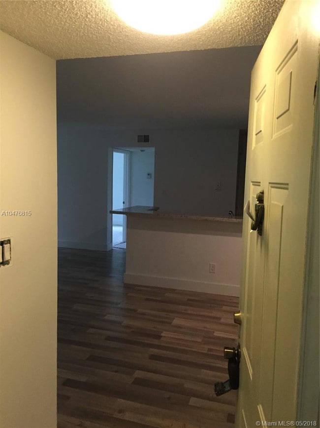 Building Photo - HOLLYWOOD PARC CONDO