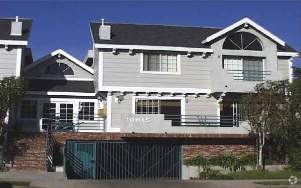 Building Photo - 10613 Woodbridge St