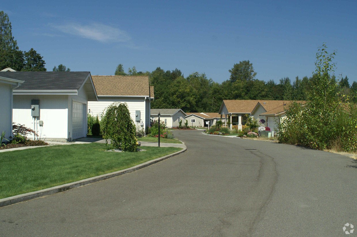 Building Photo - Golden Valley