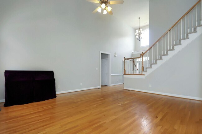 Building Photo - 102 Collington Run