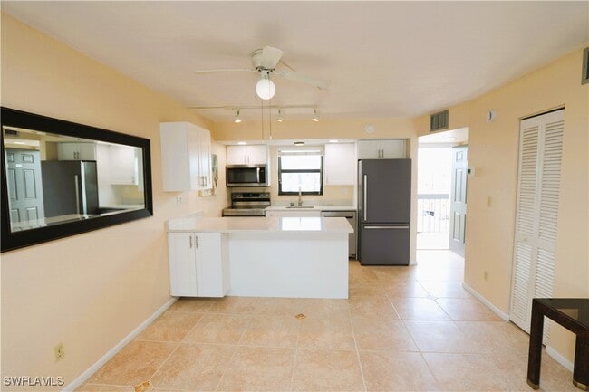 Building Photo - 1023 Anglers Cove