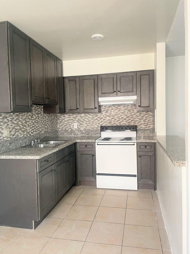 Building Photo - 1bd/1ba in Panorama City