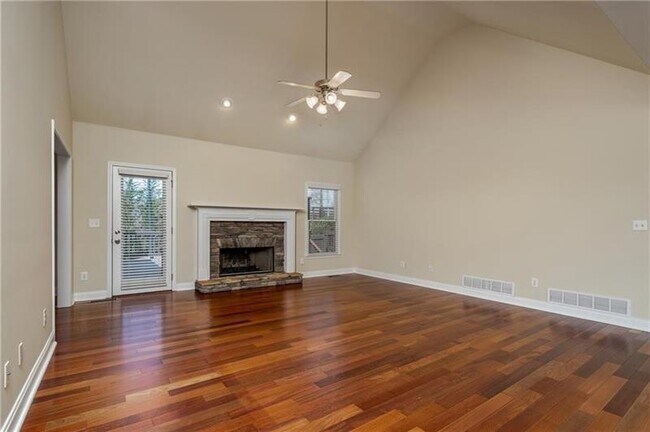Building Photo - 312 Oakwind Way