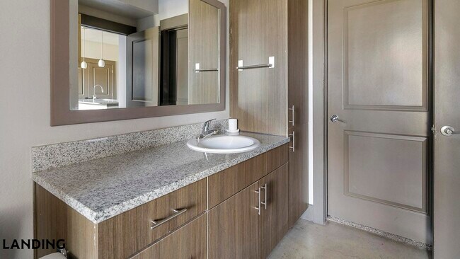 Foto del edificio - 14805 Grisby Rd