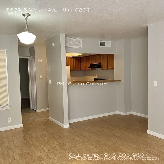 Building Photo - 6639 S. VICTOR AVE #G209