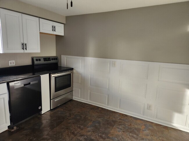 Foto del edificio - 4140 Birchwood Dr N