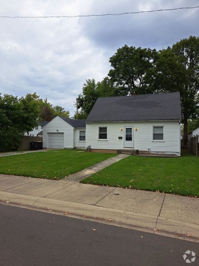 Building Photo - 1903 W Colonial Ave