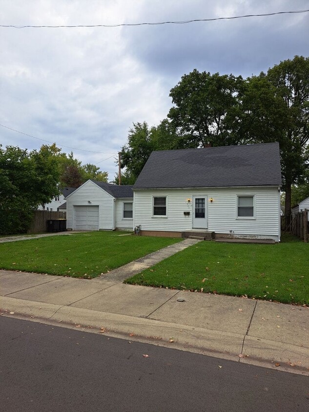 Primary Photo - 3 BR House near McMillen Park