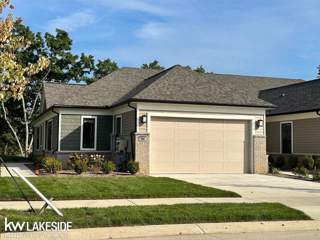 Foto principal - 5860 Windword Dr