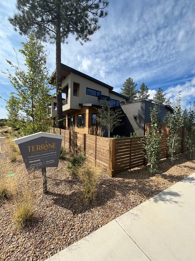 Primary Photo - Like-New Townhome in the Gorgeous Terrane ...