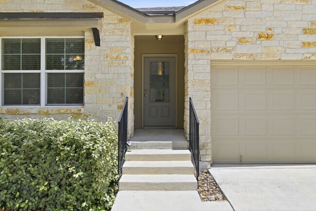 Foto del edificio - Beautiful 4 Bedroom Home in Redbird Ranch | Resort-Style Amenities & Near Lackland AFB
