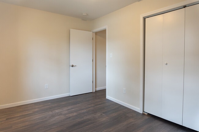 Building Photo - 1321 Burgess Dr