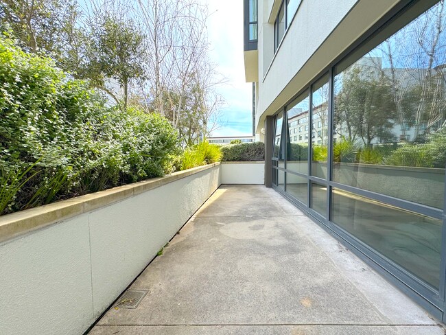 Outdoor patio - 250 King St