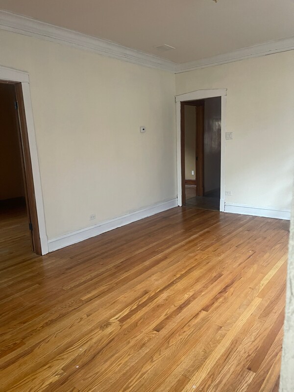 Building Photo - 8735 S Manistee Ave