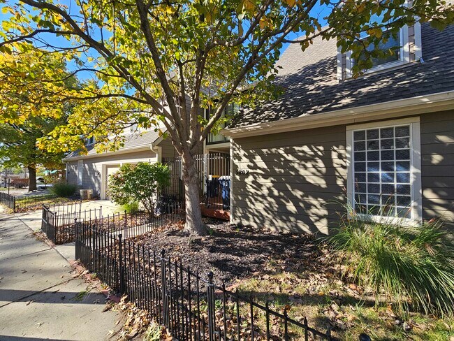 Foto del edificio - 3802 Pennsylvania Ave