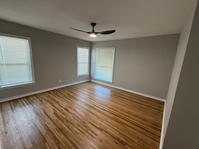 Foto del edificio - 3223 Cherrywood Ave