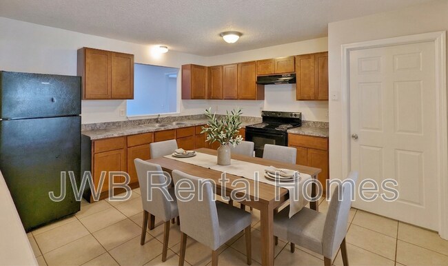 Foto del edificio - 1674 Rowe Ave