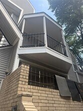 Building Photo - 1010 Allen St