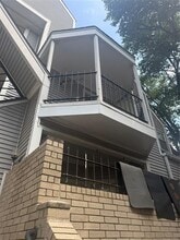 Building Photo - 1010 Allen St