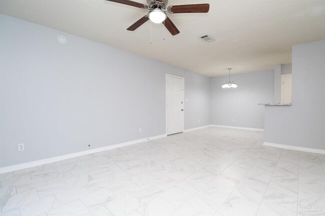 Foto del edificio - 7116 Pearson Rd