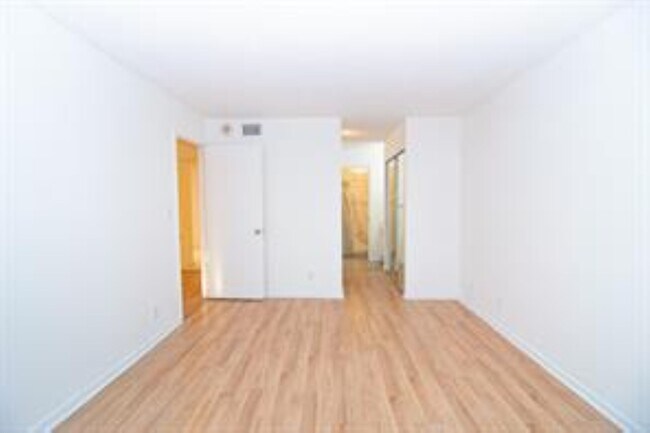 Foto del edificio - 1800 N Andrews Ave