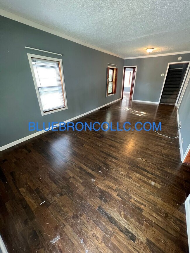 Foto del edificio - Newly remodeled 2 bedroom house, Freshly p...