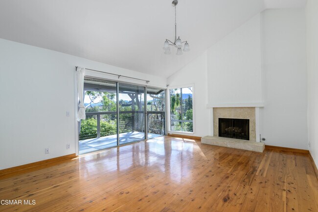 Foto del edificio - 2 Sparrowhawk Ln