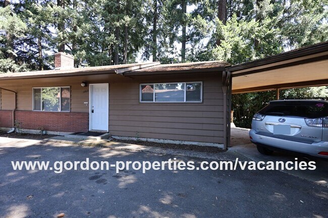 Photo - SE Green Vista Dr - Milwaukie 2 bedroom duplex with fireplace Townhome