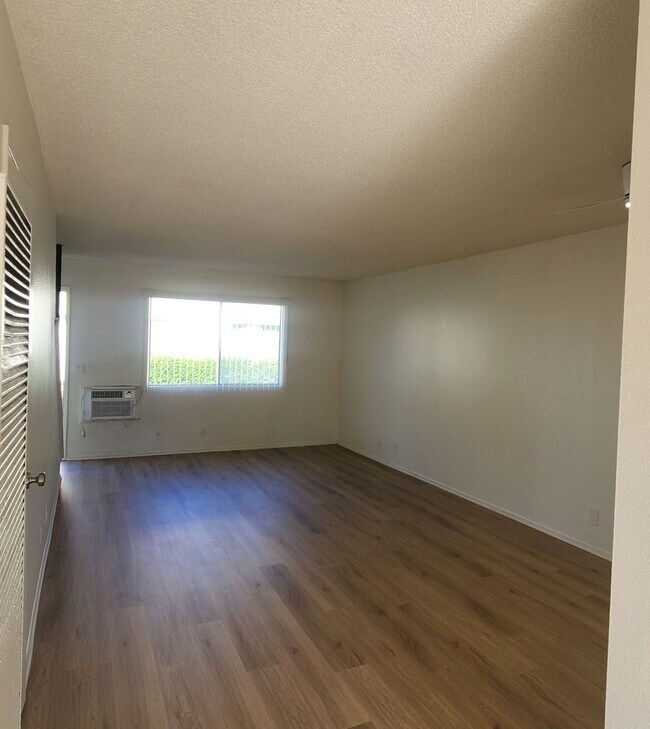 Foto del edificio - 147 Sespe Ave
