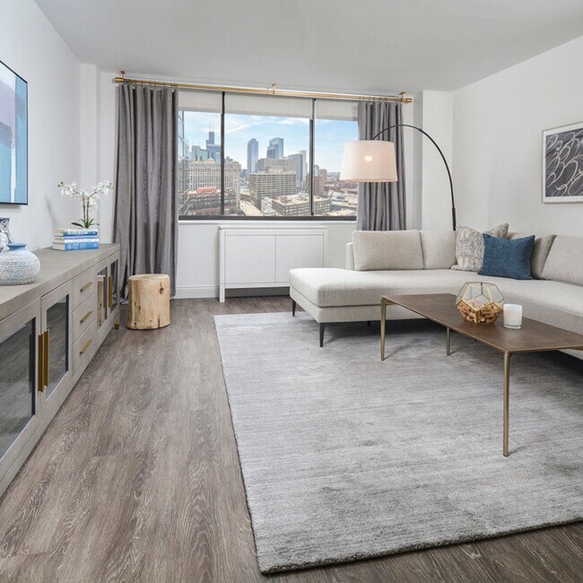 River North Park Apartments Rentals in Chicago at 320 W Illinois St